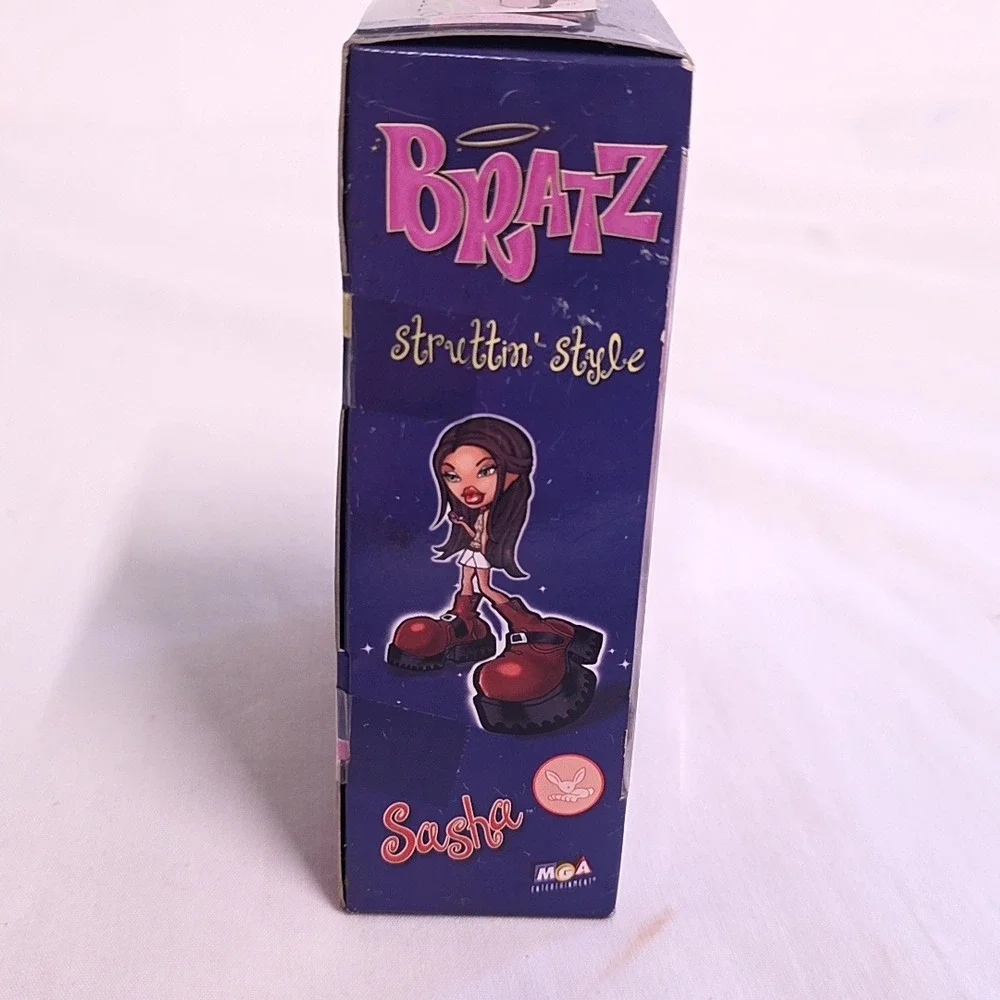 Bratz Shoe Pack Sasha Struttin Style NIB 2002 MGA White Black Brown 3 Pairs Y2K